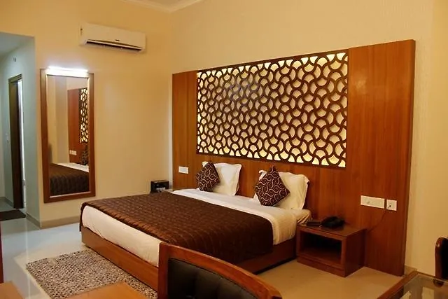 Neo Classic Hotel Chandigarh