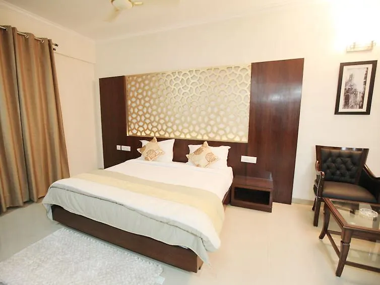 Neo Classic Hotel Chandigarh 3*,
