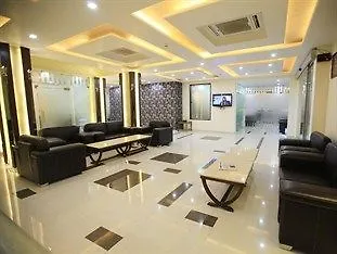 Neo Classic Hotel Chandigarh